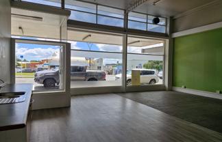 Retail/office space 125sqm 