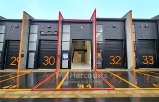 Modern, Stylish, Office/Showroom!