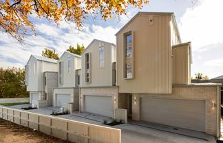 2/2 Woodstock Road, Fairfield