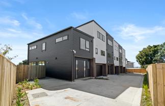 1/22 Cherry Tree Place, Massey