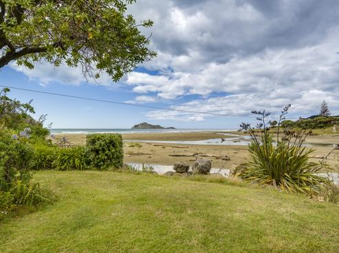 106 Tiakitai Road, Waimarama