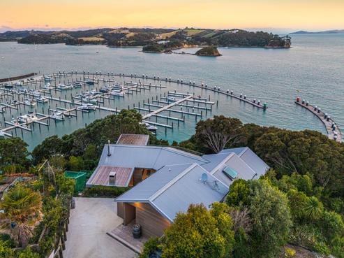 34 Kennedy Point Road, Surfdale