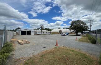 FUNCTIONAL YARD AND HOUSE/OFFICE
