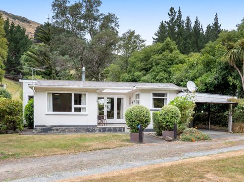 11 Factory Road, Little Akaloa