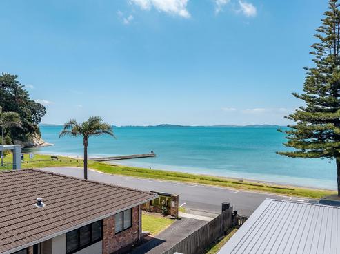 2/3 The Esplanade, Eastern Beach