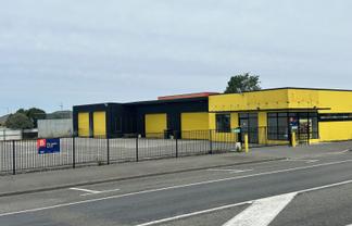 Versatile commercial property for lease