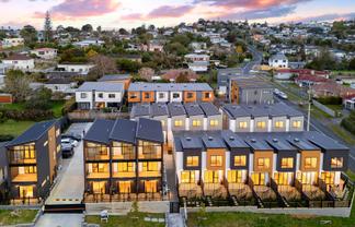 1-6,11-20/42 Captain Scott Road, Glen Eden