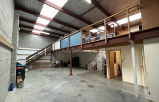 Affordable St Johns trade’s unit