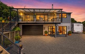 6 Turangitukua Terrace, Whareroa
