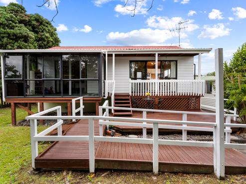 2/4 Campbell Place, Papakura