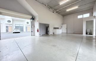 Versatile Mixed Use Space | 63 m2