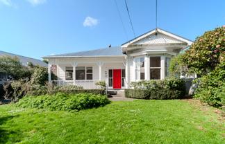 89 Derwent Street, Island Bay