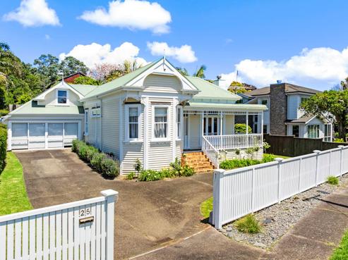 25 Cornwall Park Avenue, Epsom