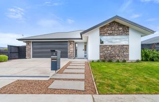 4 Monte Crescent, LINCOLN