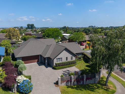 1 Westbury Mews, Huntington
