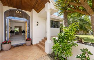 5 Kahala Place, West Harbour