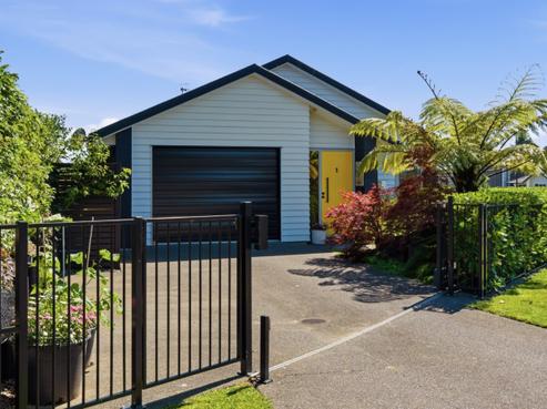 1 Hanlow Place, Pyes Pa