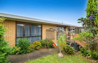2/1 Captain Street, Helensville