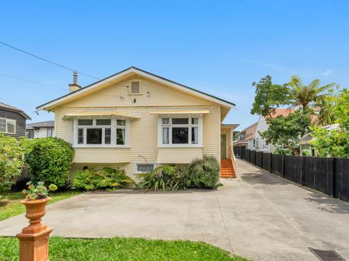 17 Queensway, Three Kings