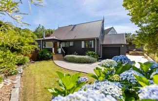 3 Lombardy Place, Whalers Gate