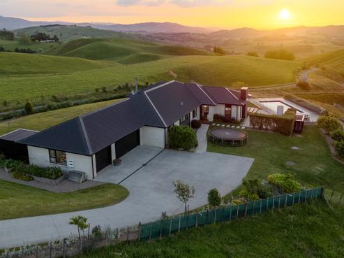203 Oliver Road, Te Miro