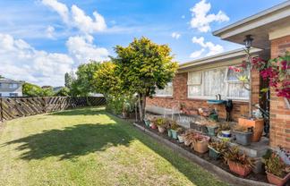17 McLeod Road, Weymouth