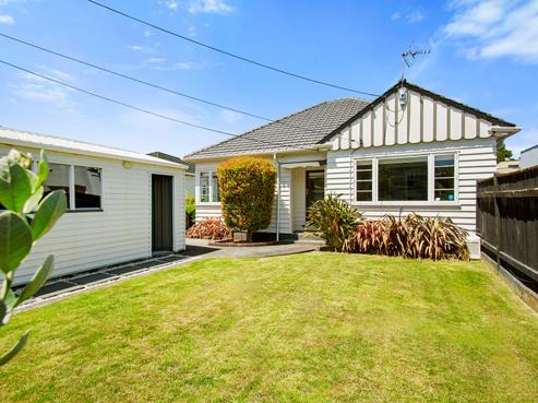 10A Marina Grove, Central Hutt