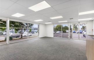 PREMIUM SUNNY GROUND FLOOR OFFICE / SHOWROOM
