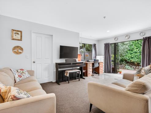2 Antrim Place, Rangatira Park