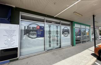 Busy boutique Retail opportunity 11th Ave Plaza