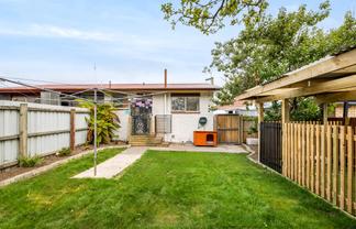 2/374B Pages Road, Aranui