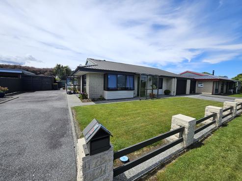 8 Keith Road, Paroa