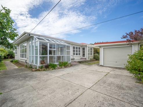 44 Ellesmere Avenue, Miramar