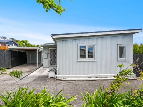 2/176 Henderson Valley Road, Henderson
