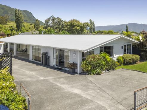 776 Abel Tasman Drive, Pohara