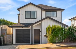 45 Baumea Rise, Massey