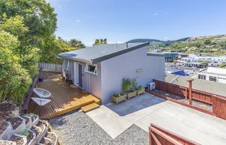 b/6 Rewa Terrace, Tawa