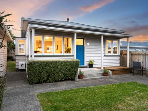 19 Main Road, Titahi Bay