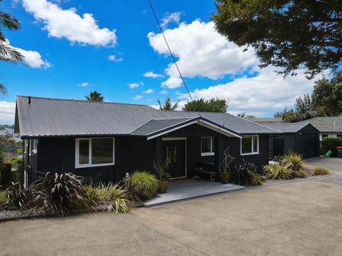 100 Hibiscus Coast Highway, Red Beach