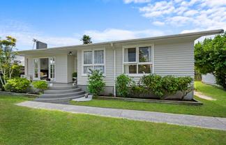 8A White Road, Manurewa