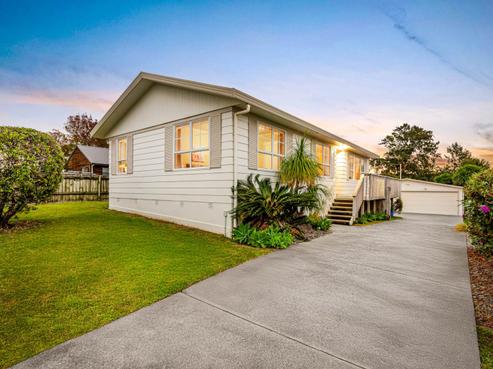 30 Taioma Crescent, Te Atatu Peninsula