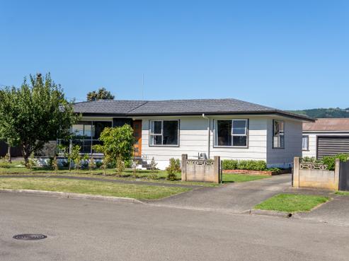 4 Anita Grove, Riverdale