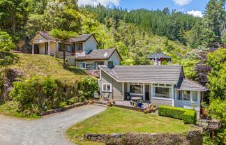 85 Elmslie Road, Pinehaven