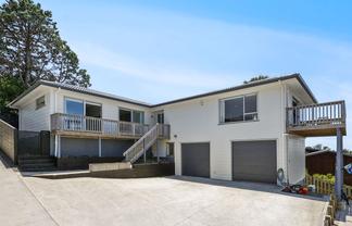 54 Chorley Avenue, Massey