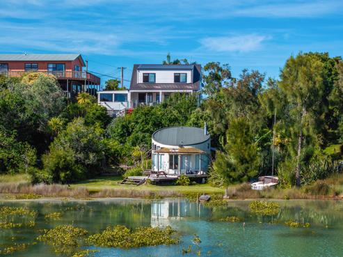 17 Shelly Beach Road, Surfdale