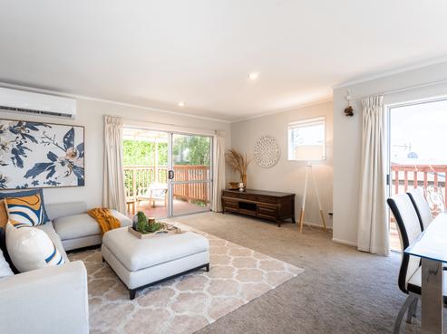 2/13 Fairclough Road, Beach Haven