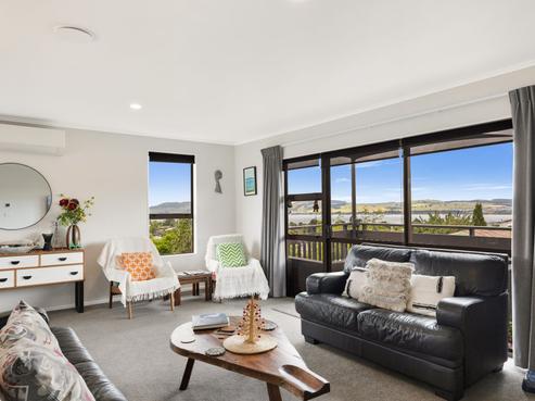 4 Kempton Place, Richmond Heights