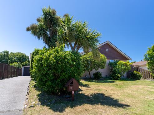 11 Gibson Drive, Hornby
