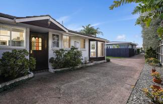 2/15 Stratford Avenue, Milford