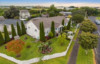 27 Miro Road, Mangere Bridge